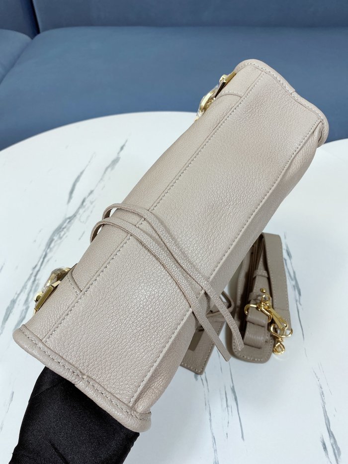 2022SS新作 Balenciaga バレンシアガ レディース ショルダーバックスーパーコピー