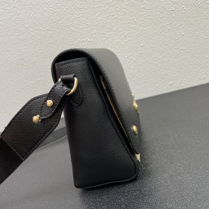 2022SS新作Burberryバーバリー レディース ショルダーバック スーパーコピー