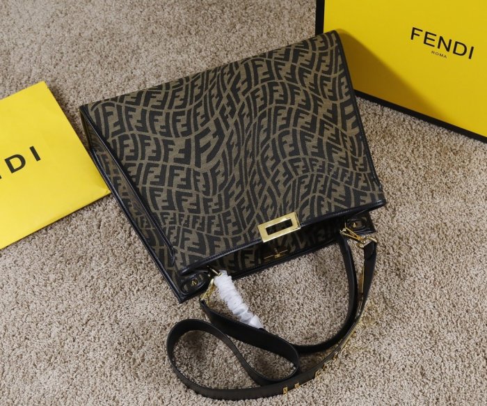 2022SS新作 FENDI フェンディ レディース ハンドバックスーパーコピー