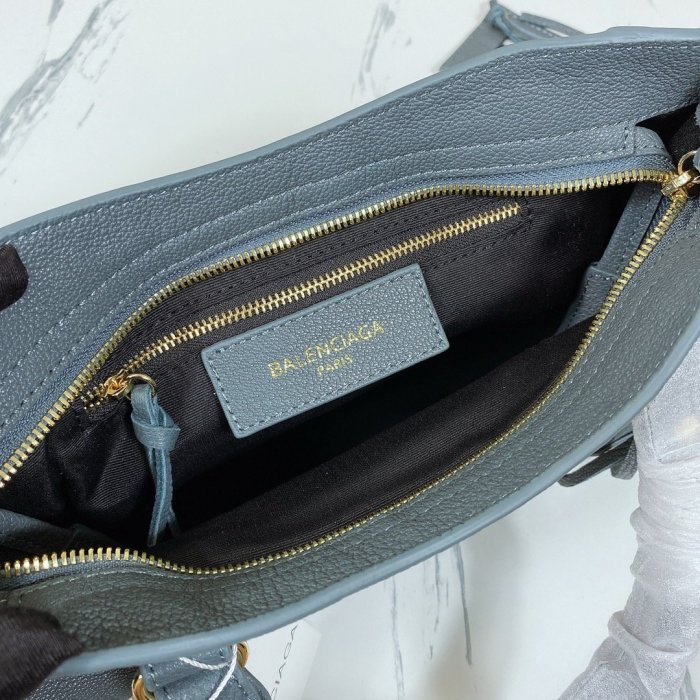 2022SS新作 Balenciaga バレンシアガ レディース ショルダーバックスーパーコピー