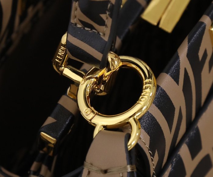2022SS新作 FENDI フェンディ レディース ハンドバックスーパーコピー