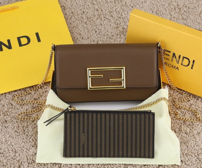 2022SS新作 FENDI フェンディ レディース ショルダーバックスーパーコピー