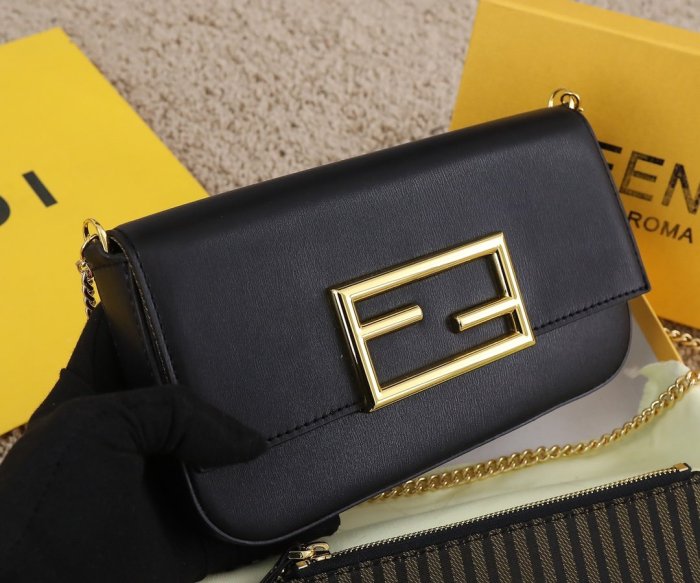 2022SS新作 FENDI フェンディ レディース ショルダーバックスーパーコピー