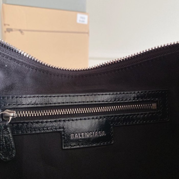 2022SS新作 Balenciaga バレンシアガ レディース ショルダーバックスーパーコピー