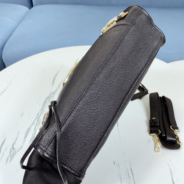 2022SS新作 Balenciaga バレンシアガ レディース ショルダーバックスーパーコピー