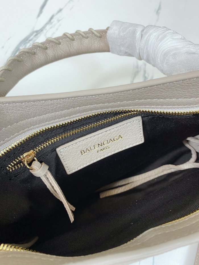 2022SS新作 Balenciaga バレンシアガ レディース ショルダーバックスーパーコピー
