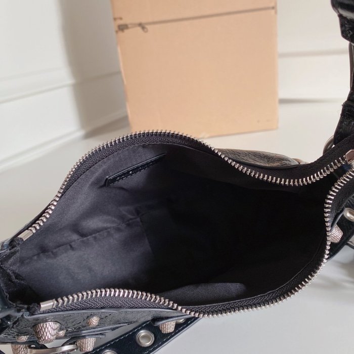 2022SS新作 Balenciaga バレンシアガ レディース ショルダーバックスーパーコピー