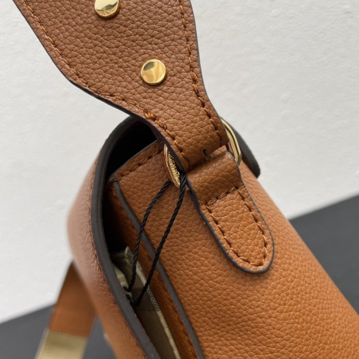 2022SS新作Burberryバーバリー レディース ショルダーバック スーパーコピー