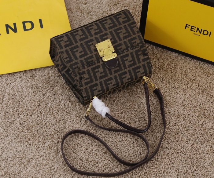 202201SS新作 FENDI フェンディ レディース ショルダーバックスーパーコピー