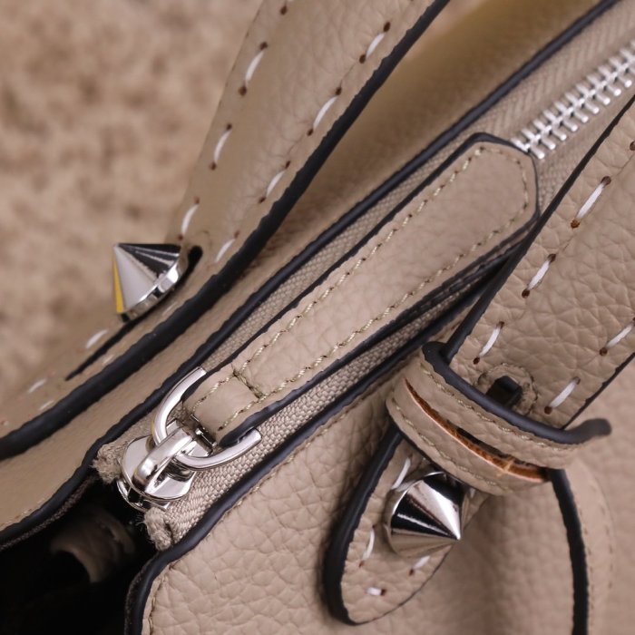 202201SS新作 FENDI フェンディ レディース ショルダーバックスーパーコピー