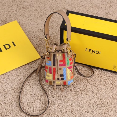 202201SS新作 FENDI フェンディ レディース ショルダーバックスーパーコピー