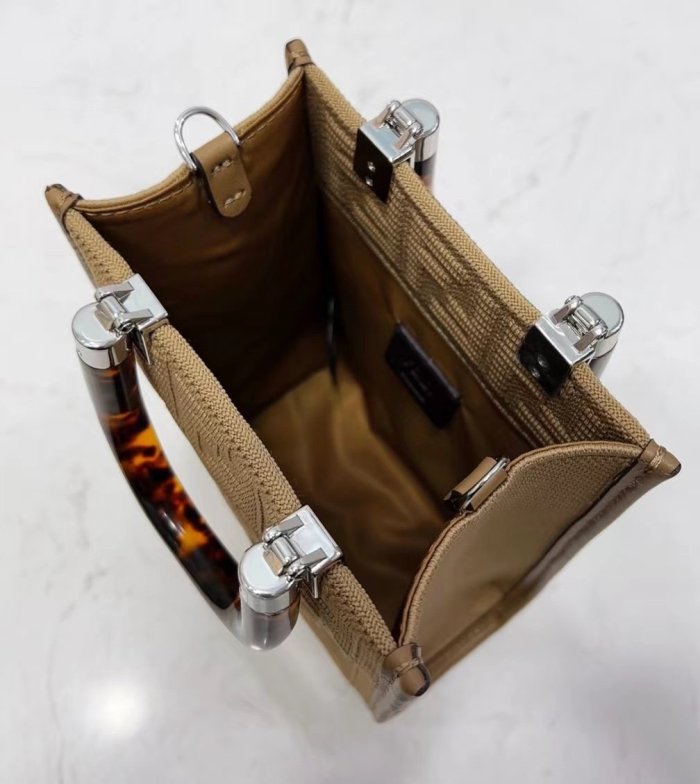 202201SS新作 FENDI フェンディ レディース ショルダーバックスーパーコピー