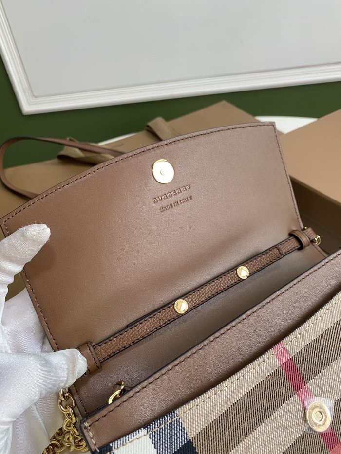 202201SS新作Burberryバーバリー レディース ショルダーバック スーパーコピー