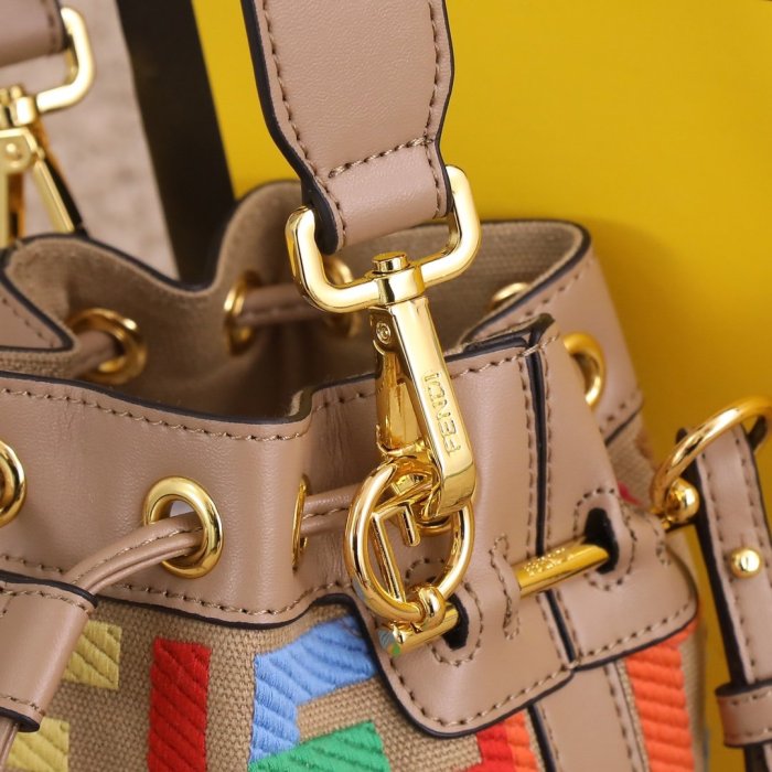 202201SS新作 FENDI フェンディ レディース ショルダーバックスーパーコピー