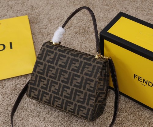 202201SS新作 FENDI フェンディ レディース ショルダーバックスーパーコピー