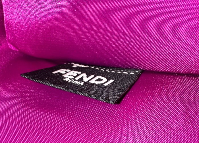 202201SS新作 FENDI フェンディ レディース ショルダーバックスーパーコピー