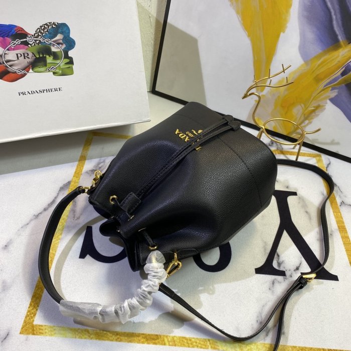 202201SS新作 Prada プラダ レディース ショルダーバックスーパーコピー