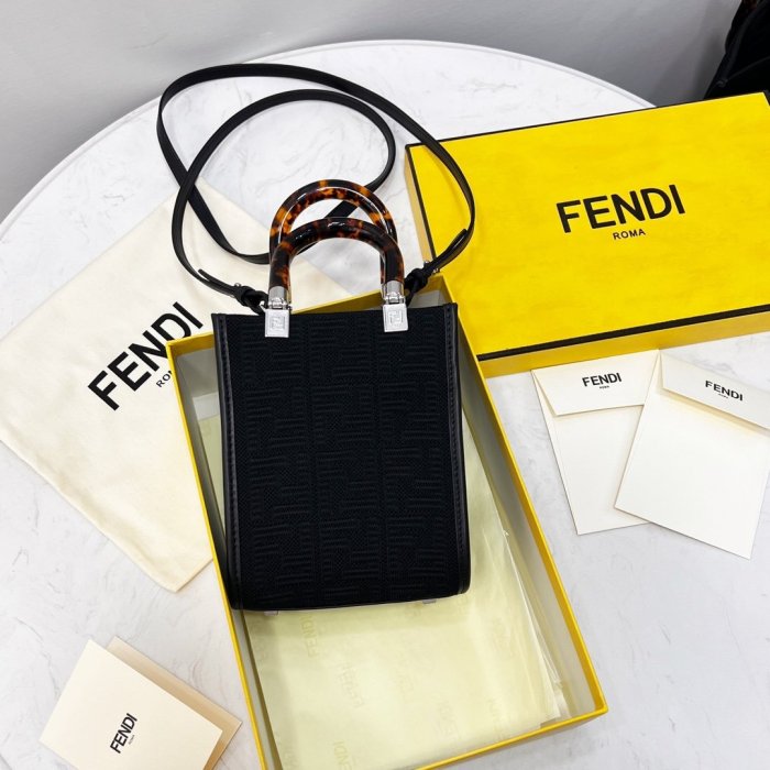 202201SS新作 FENDI フェンディ レディース ショルダーバックスーパーコピー