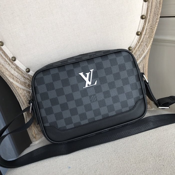 202201SS新作 Louis Vuitton ルイヴィトンメンズ ショルダーバッグスーパーコピー