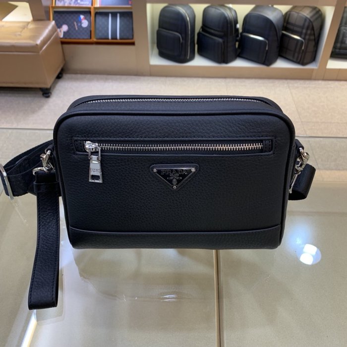 202201SS新作 Prada プラダ メンズ ショルダーバックスーパーコピー