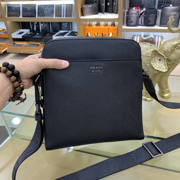 202201SS新作 Prada プラダ メンズ ショルダーバックスーパーコピー