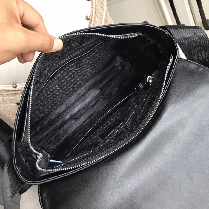 202201SS新作 Prada プラダ メンズ ショルダーバックスーパーコピー
