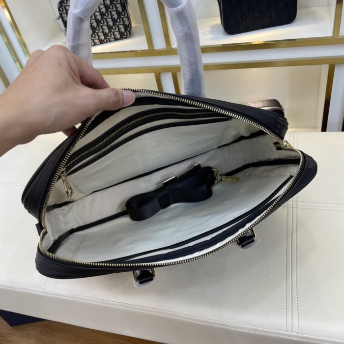 202201SS新作 Prada プラダ メンズ ハンドバックスーパーコピー