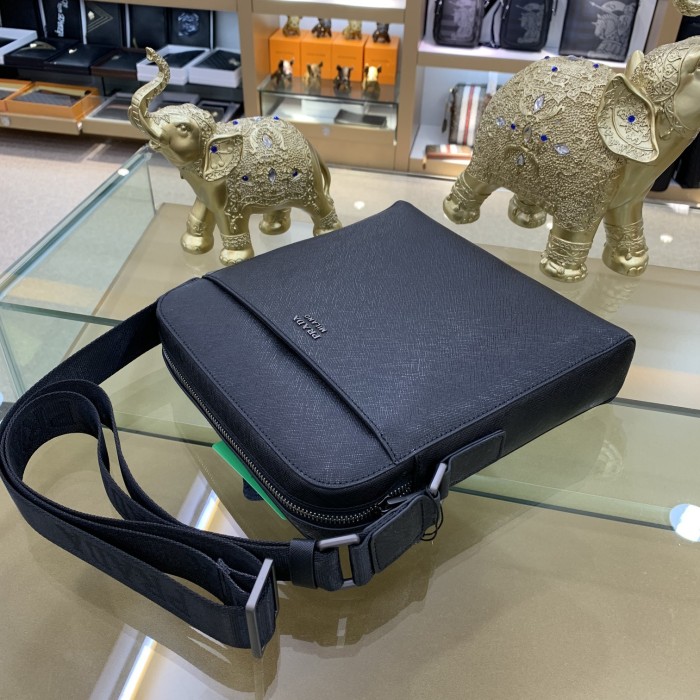 202201SS新作 Prada プラダ メンズ ショルダーバックスーパーコピー