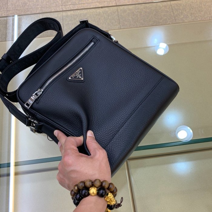 202201SS新作 Prada プラダ メンズ ショルダーバックスーパーコピー
