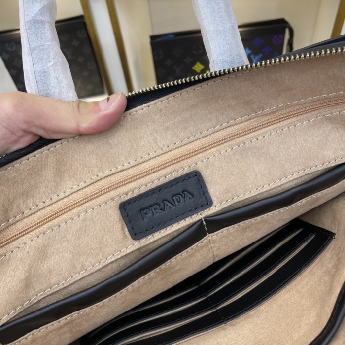 202201SS新作 Prada プラダ メンズ ハンドバックスーパーコピー