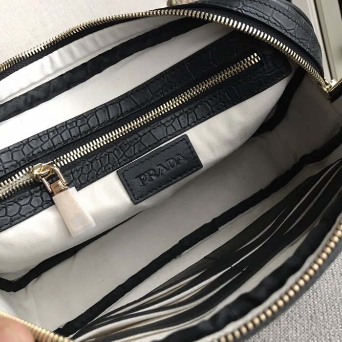 202201SS新作 Prada プラダ メンズ ハンドバックスーパーコピー