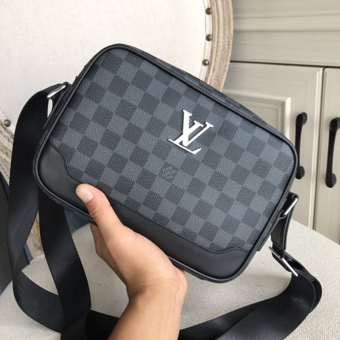 202201SS新作 Louis Vuitton ルイヴィトンメンズ ショルダーバッグスーパーコピー