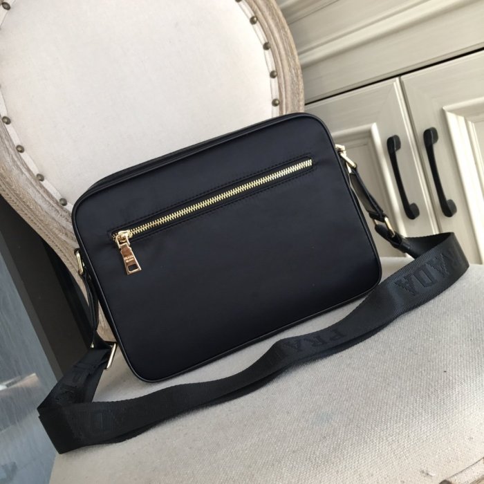 202201SS新作 Prada プラダ メンズ ショルダーバックスーパーコピー