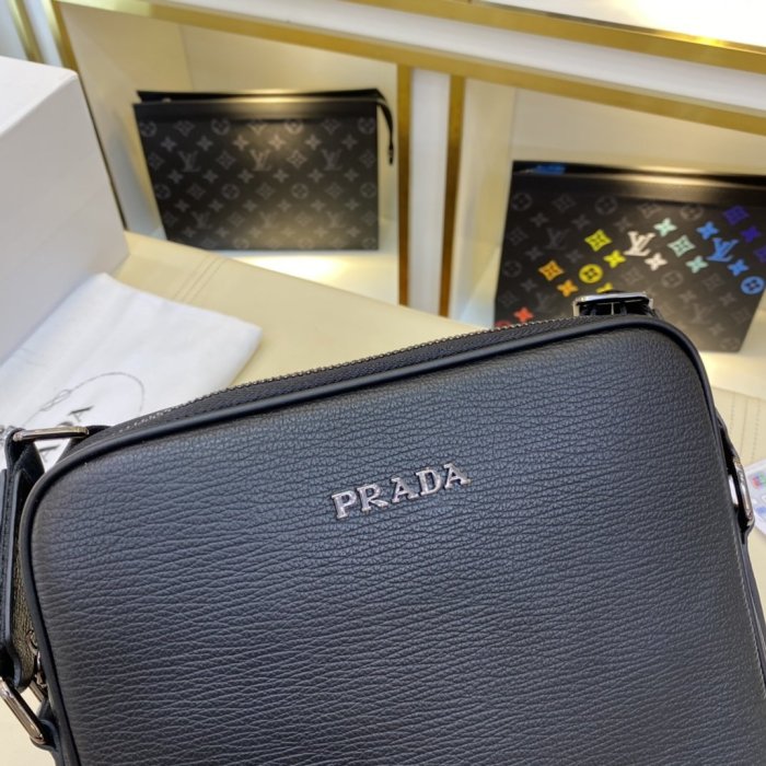 202201SS新作 Prada プラダ メンズ ショルダーバックスーパーコピー