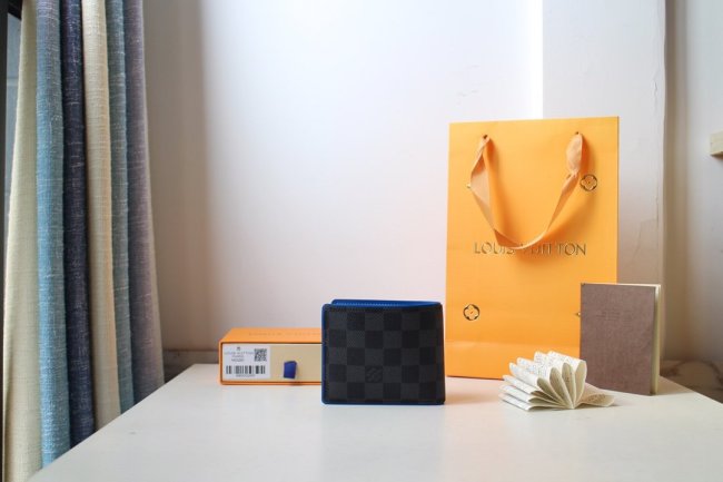 202202SSルイヴィトン LOUIS VUITTON 新作通販 短財布スーパーコピー