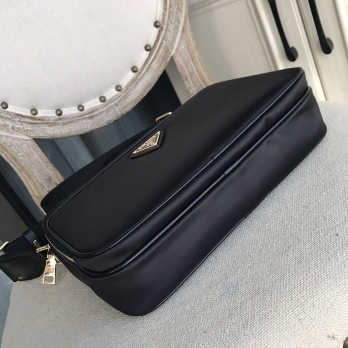 202202SS新作 Prada プラダ メンズ ショルダーバックスーパーコピー