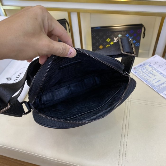 202202SS新作 Prada プラダ メンズ ショルダーバックスーパーコピー
