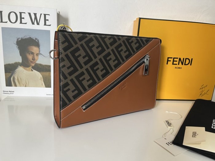 202202SS新作 FENDI フェンディ メンズ ハンドバックスーパーコピー