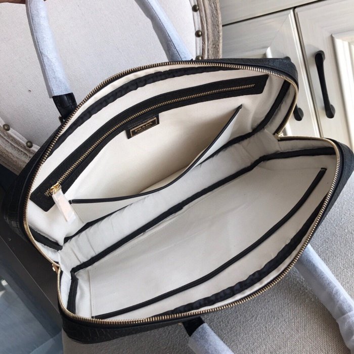 202202SS新作 Prada プラダ メンズ ハンドバックスーパーコピー