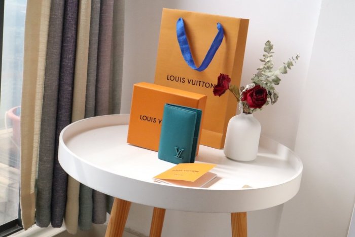 202202SSルイヴィトン LOUIS VUITTON 新作通販 短財布スーパーコピー