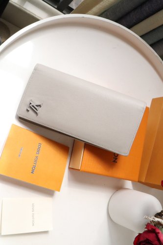202202SSルイヴィトン LOUIS VUITTON 新作通販 長財布スーパーコピー