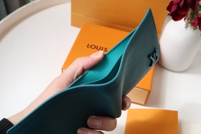 202202SSルイヴィトン LOUIS VUITTON 新作通販 短財布スーパーコピー