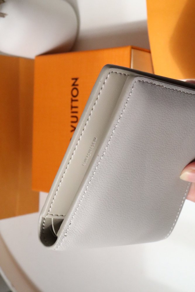 202202SSルイヴィトン LOUIS VUITTON 新作通販 短財布スーパーコピー