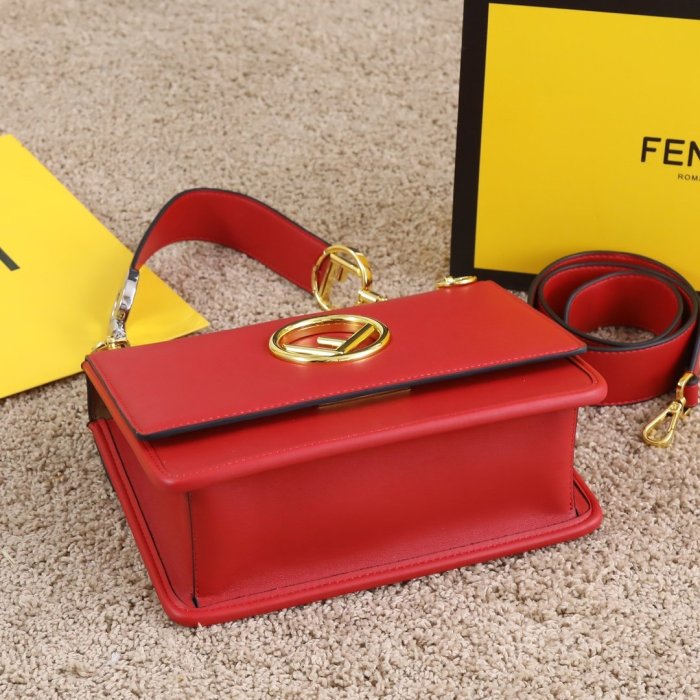 202202SS新作 FENDI フェンディ レディース ショルダーバックスーパーコピー