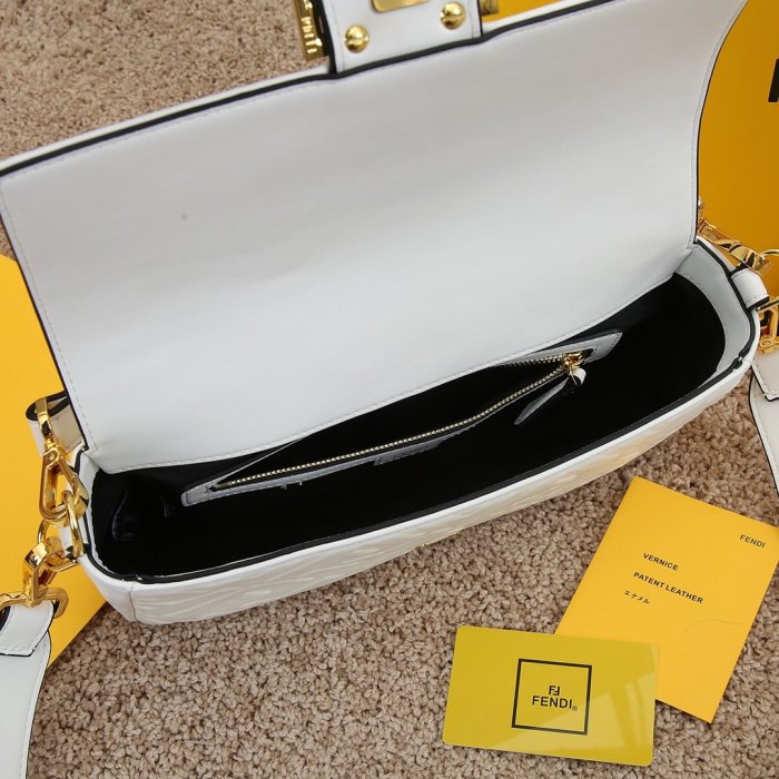 202202SS新作 FENDI フェンディ レディース ショルダーバックスーパーコピー