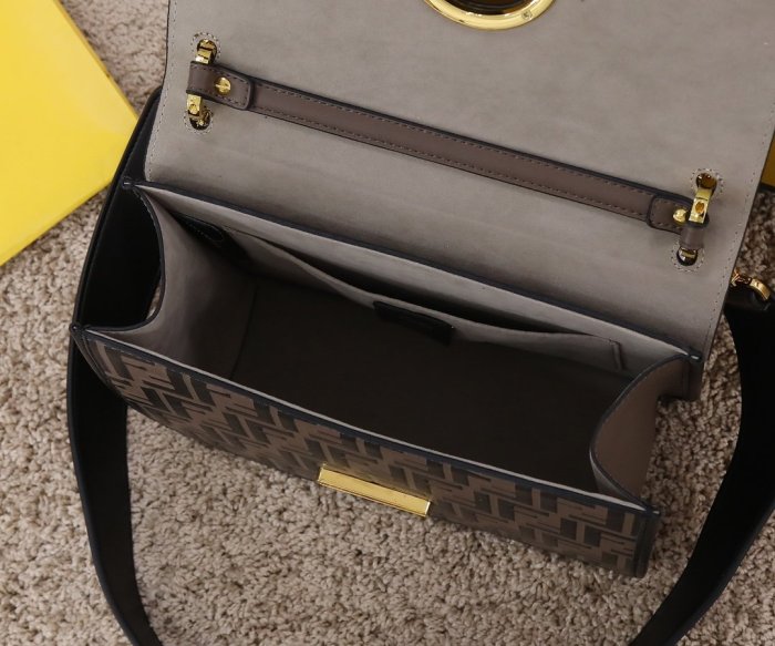 202202SS新作 FENDI フェンディ レディース ショルダーバックスーパーコピー