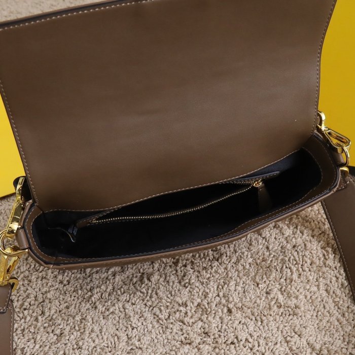 202202SS新作 FENDI フェンディ レディース ショルダーバックスーパーコピー
