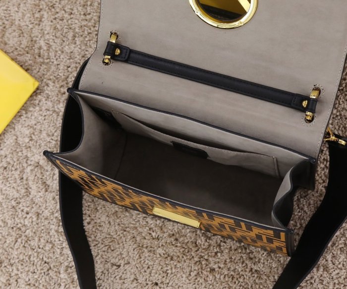202202SS新作 FENDI フェンディ レディース ショルダーバックスーパーコピー