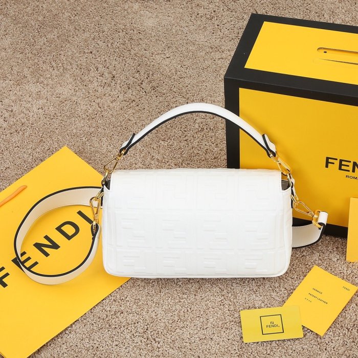 202202SS新作 FENDI フェンディ レディース ショルダーバックスーパーコピー