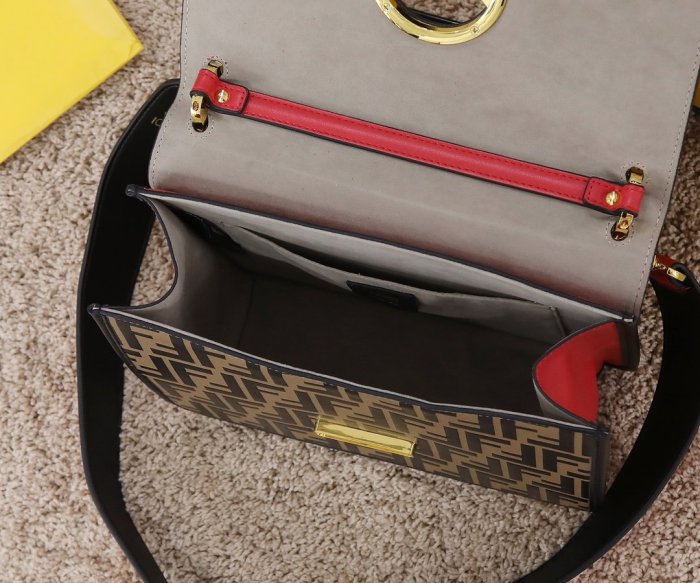 202202SS新作 FENDI フェンディ レディース ショルダーバックスーパーコピー